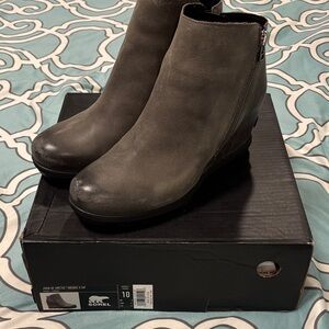 Sorel Joan of Arctic Wedge II Women's Charcoal Ankle Booties